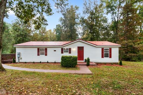 2431 Crestview Dr, Centerville, TN 37033 photo 1