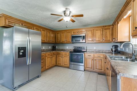 406 Bell Rd, Morrison, TN 37357 photo 10