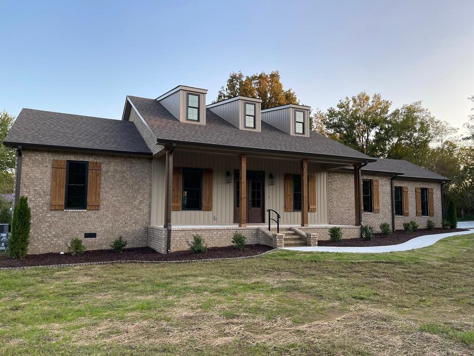 2105 W Lincoln St, Tullahoma, TN 37388 1 photo Movoto