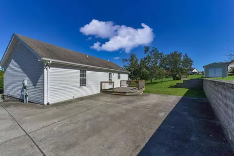105 Phillip Dr, Springfield, TN 37172 photo 3