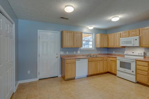 605 W 3rd St, Dickson, TN 37055 photo 9