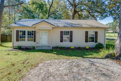 605 W 3rd St, Dickson, TN 37055 photo 3