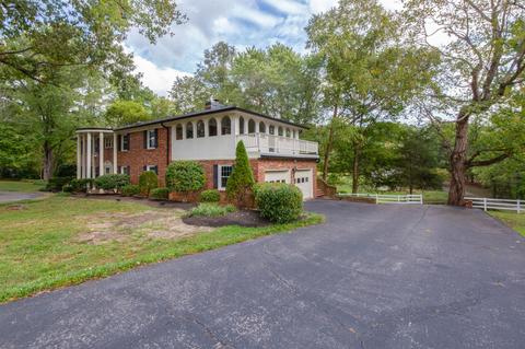 1020 Ridgecrest Dr, Dickson, TN 37055 photo 2