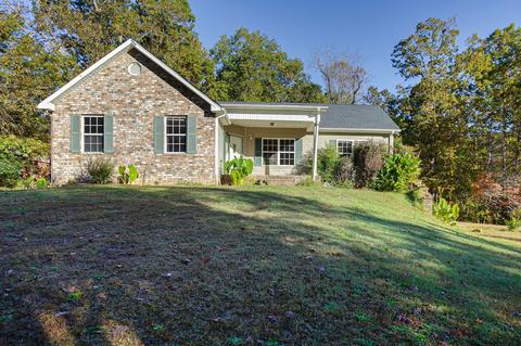 2415 Crestview Dr, Centerville, TN 37033 photo 1