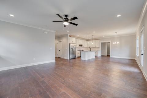 1006 Stonebrook Dr, Dickson, TN 37055 photo 8