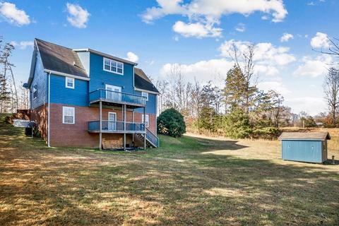 299 Lakeview Rd, Walling, TN 38587 photo 3