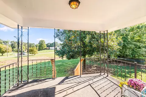 135 Joyce Ln, Jasper, TN 37347 photo 4