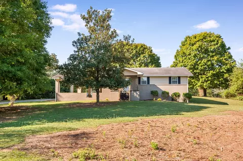 135 Joyce Ln, Jasper, TN 37347 photo 2