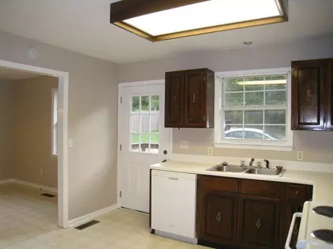 201 E Teems Rd, Ringgold, GA 30736 photo 9