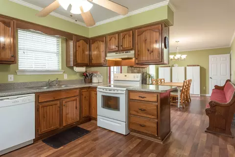 54 Robert E Lee Dr, Ringgold, GA 30736 photo 5