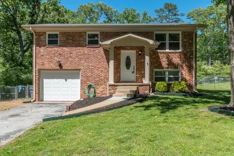 4034 E Freedom Cir, Ooltewah, TN 37363 photo 1