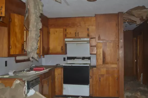 421 W 3rd St, Jasper, TN 37347 photo 8