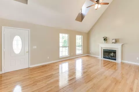 8221 Fallen Maple Dr, Chattanooga, TN 37421 photo 12
