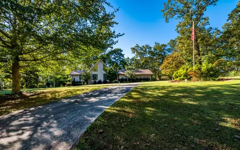 525 Riverview Dr, Jasper, TN 37347 photo 3