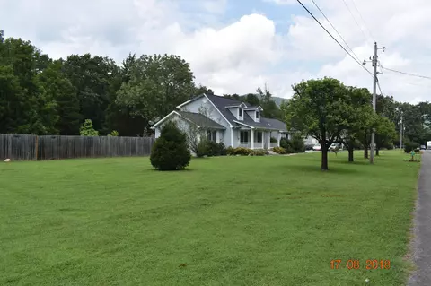 99 Maple St, Dunlap, TN 37327 photo 3