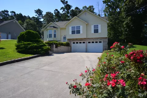 835 Lee Dr, Ringgold, GA 30736 photo 1