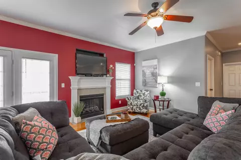 870 Windrush Loop, Chattanooga, TN 37421 photo 5