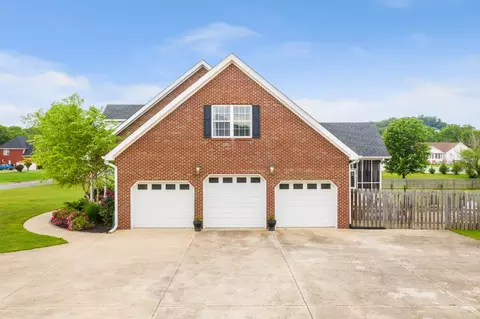 105 Clover Dr, Ringgold, GA 30736 photo 3
