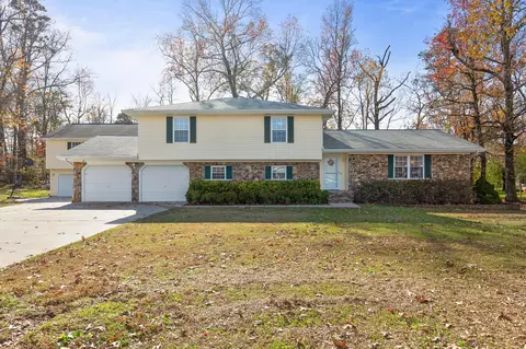 9401 Berkshire Cir, Chattanooga, TN 37421 photo 1