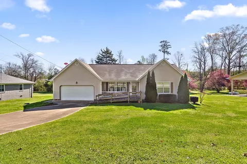 124 Emerald Dr, Ringgold, GA 30736 photo 1