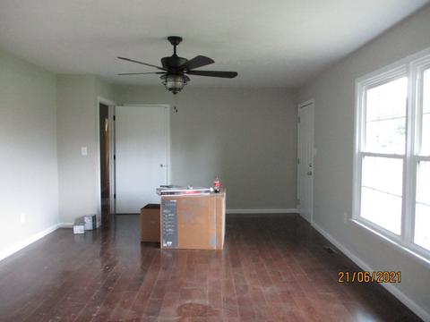 702 W Broad St, Decherd, TN 37324 photo 10