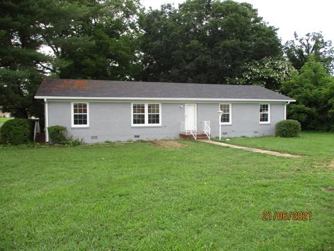 702 W Broad St, Decherd, TN 37324 photo 2
