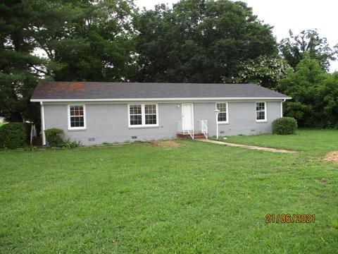 702 W Broad St, Decherd, TN 37324 photo 1