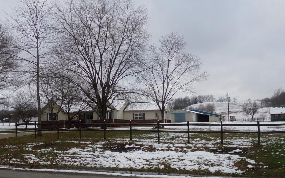  490 Factory Creek Rd, Ethridge, TN 38456 photo 2