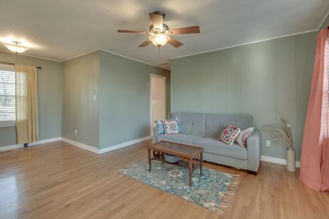 107 Oak Ave, Dickson, TN 37055 photo 4