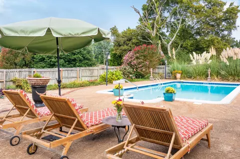 209 E Masters Rd, Hixson, TN 37343 photo 1