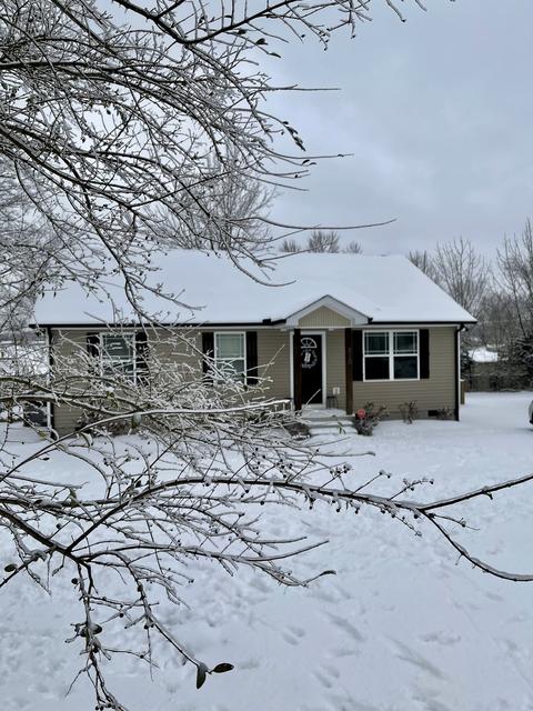 210 Hardin Ave, Dickson, TN 37055 photo 2