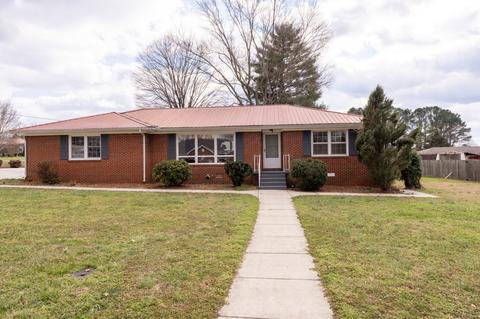 301 Mary Sharp Dr, Decherd, TN 37324 photo 1