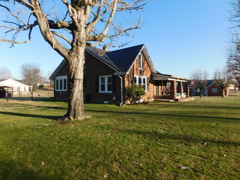 90 High St E, Mcewen, TN 37101 photo 6