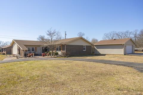 2605 Hickory Dr, Springfield, TN 37172 photo 2