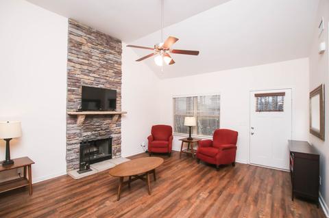 2205 Burnside Dr, Murfreesboro, TN 37128 photo 2