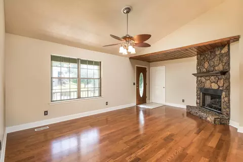 41 Pine St, Ringgold, GA 30736 photo 3