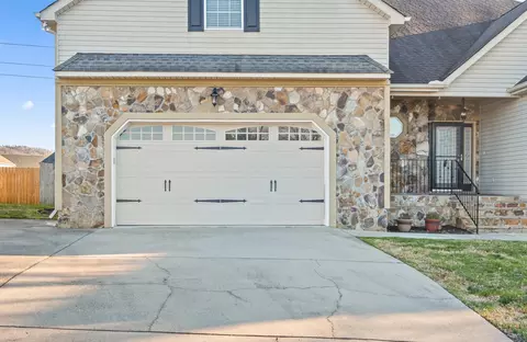 8698 Streamside Dr, Ooltewah, TN 37363 photo 5