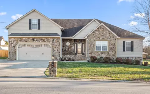 8698 Streamside Dr, Ooltewah, TN 37363 photo 2