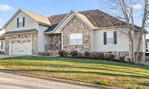 8698 Streamside Dr, Ooltewah, TN 37363 photo 3