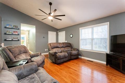 1126 Hillside Dr, Springfield, TN 37172 photo 2