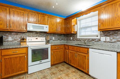 1126 Hillside Dr, Springfield, TN 37172 photo 4