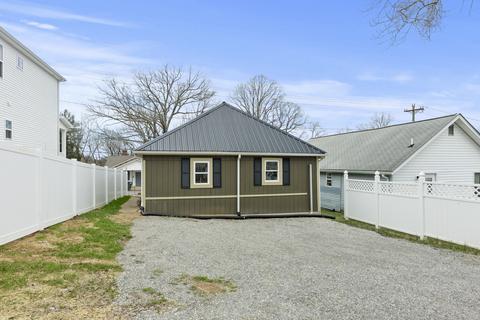 104 Walnut St, Springfield, TN 37172 photo 3