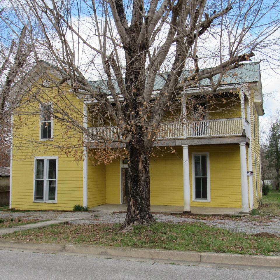  308 Locust St, Alexandria, TN 37012 photo 1