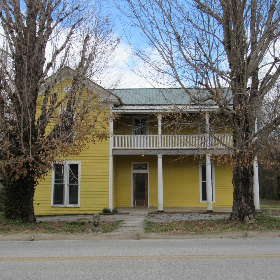  308 Locust St, Alexandria, TN 37012 photo 3