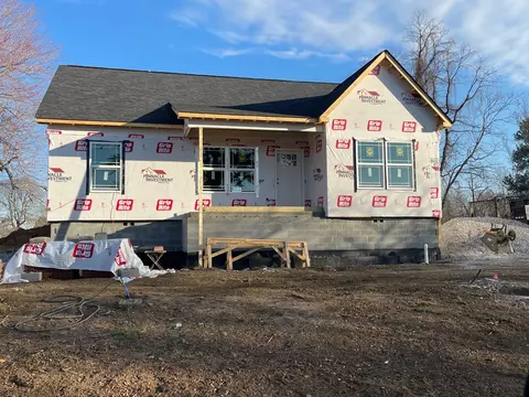490 High St E, Mcewen, TN 37101 photo 1