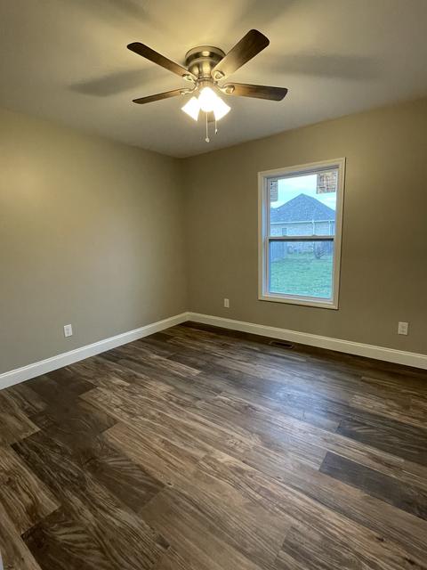 208 Lakeview Dr, Decherd, TN 37324 photo 9