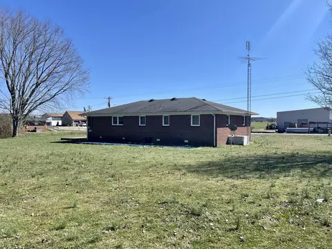 113 E Commerce St, Loretto, TN 38469 photo 7