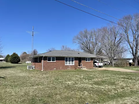 113 E Commerce St, Loretto, TN 38469 photo 1
