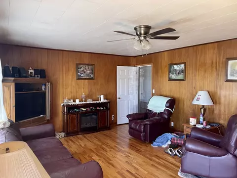 113 E Commerce St, Loretto, TN 38469 photo 6