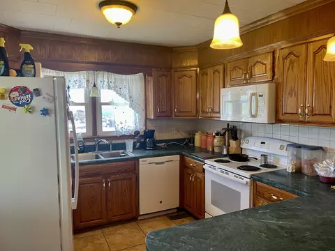 113 E Commerce St, Loretto, TN 38469 photo 9